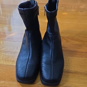 Aerosoles Black Leather Ankle Boots 9M